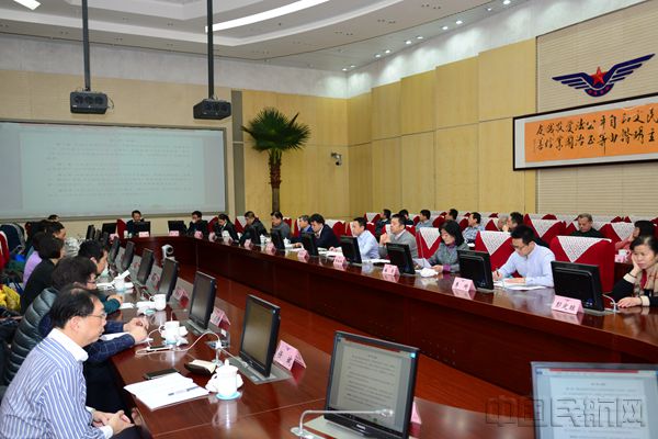 委员会全体会议现场 陆二佳摄.JPG 委员会全体会议现场 陆二佳摄.JPG