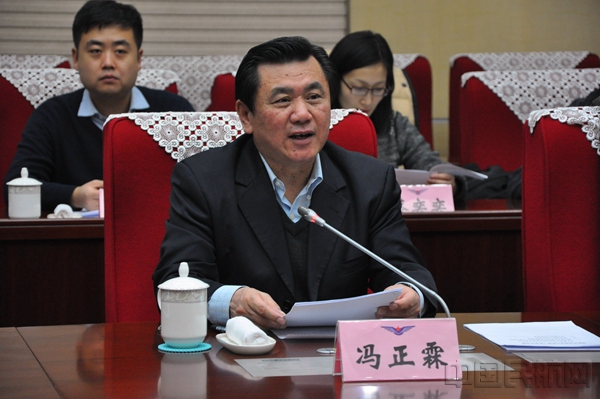 冯正霖讲话。吴丹摄.JPG