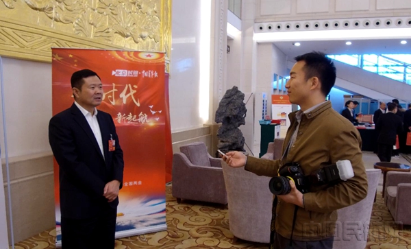 李健接受本报记者采访.jpg 李健接受本报记者采访.jpg