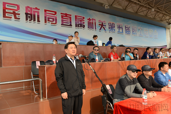 冯正霖宣布运动会开幕_副本.jpg
