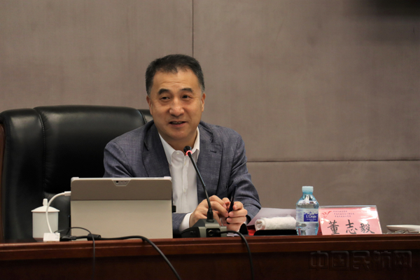 董志毅做主题党课讲座。张丰蘩摄.jpg 董志毅做主题党课讲座。张丰蘩摄.jpg