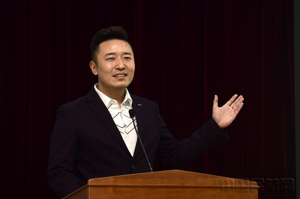 9 河南省柘城县融媒体中心记者李坤龙.jpg 9 河南省柘城县融媒体中心记者李坤龙.jpg