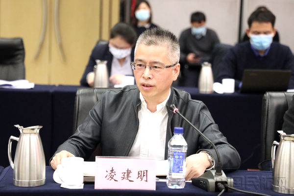 6.同济大学交通运输工程学院院长 凌建明(肖敏摄).jpg 6.同济大学交通运输工程学院院长 凌建明(肖敏摄).jpg
