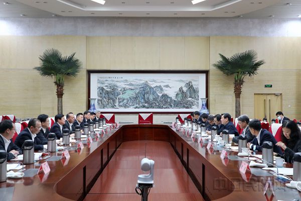 商飞董事长_中国商飞公司党委书记董事长贺东风一行来西吉县调研