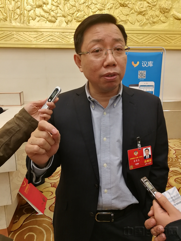 会专递:民航带动地方经济发展 通航市场前景广