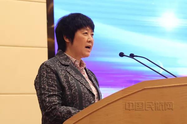中国民用机场协会理事长王瑞萍演讲.jpg 中国民用机场协会理事长王瑞萍演讲.jpg