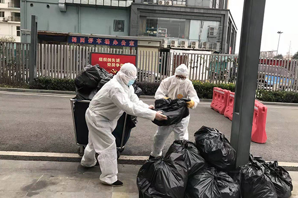 民航聚拢酒店员工张林和谢瑞红.jpg