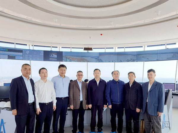 中南地区管理局范永平副局长一行检查湛江吴川机场空管工程建设情况 (图1)_副本.jpg