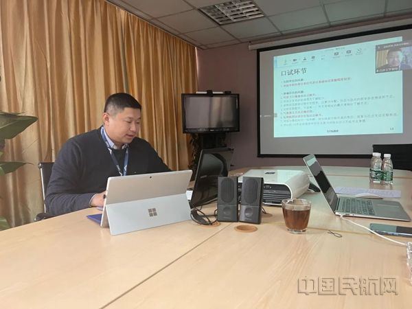 教员授课_副本.jpg