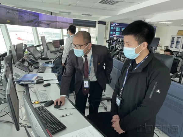 水印 福建监管局派出检查组对福州机场运行安全开展专项检查1.jpg