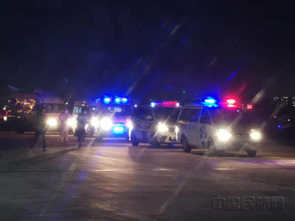警车护航空地联动转运.png 警车护航空地联动转运.png