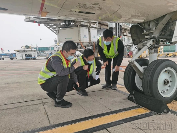 水印 勤务停机坪现场专项检查1.jpg 水印 勤务停机坪现场专项检查1.jpg
