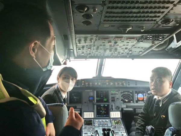 督查组分别到浙江空管分局、长龙航空、杭州机场,一查值班领导在岗在位情况