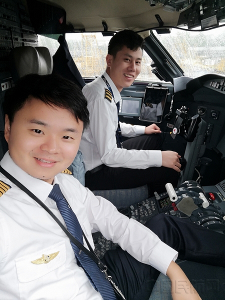 执飞CRJ900NG飞机.jpg 执飞CRJ900NG飞机.jpg