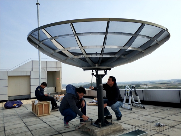广西空管分局顺利葵花8号气象卫星云图接收系统安装.jpg