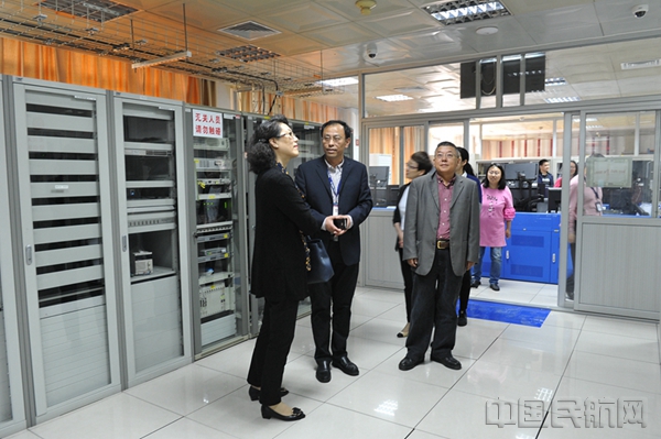 20180417民航局空管局工会主席范芸芸走访厦门空管站技术保障部现场_副本.jpg
