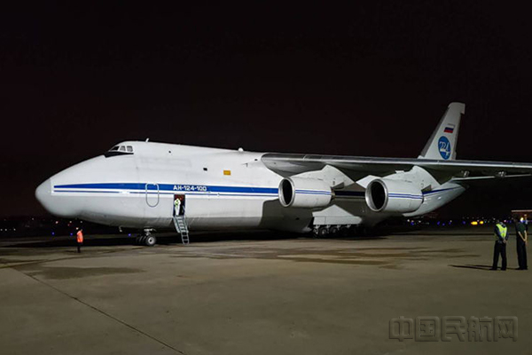 厦门空管站顺利保障AN-124重型运输机运送防疫物资.jpg 厦门空管站顺利保障AN-124重型运输机运送防疫物资.jpg