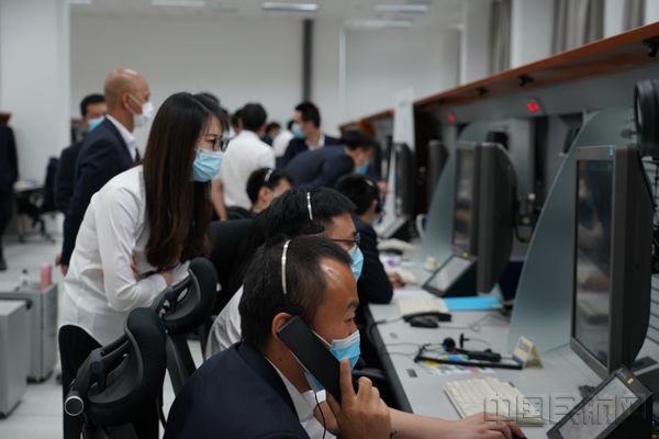 管制员进行联合模拟演练 石宇摄影.jpg 管制员进行联合模拟演练 石宇摄影.jpg