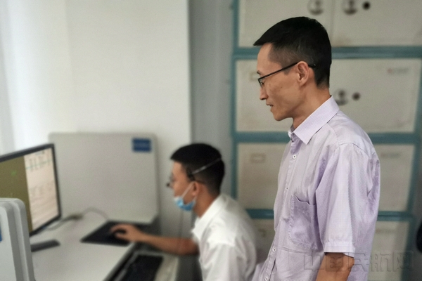 桃李不言,下自成蹊——致西南空管局所有从事培训工作的“老师”们 (3).jpg 桃李不言,下自成蹊——致西南空管局所有从事培训工作的“老师”们 (3).jpg