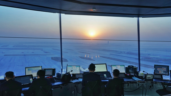 华北空管局大兴空管中心西塔台管制室 周越摄影_副本.jpg 华北空管局大兴空管中心西塔台管制室 周越摄影_副本.jpg