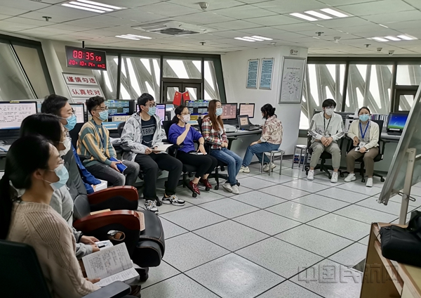 秋冬换季学习照片_副本.jpg 秋冬换季学习照片_副本.jpg