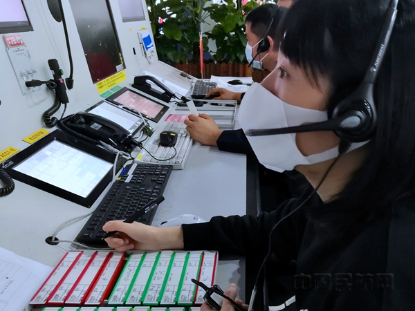 管制工作现场照_副本.jpg 管制工作现场照_副本.jpg