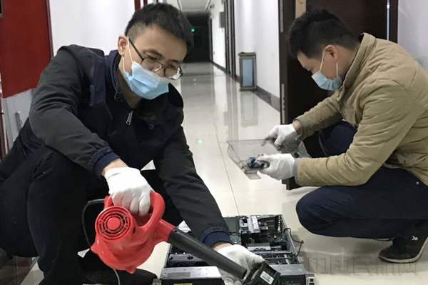 湖南空管分局完成了主用自动化系统年维护2.jpg 湖南空管分局完成了主用自动化系统年维护2.jpg