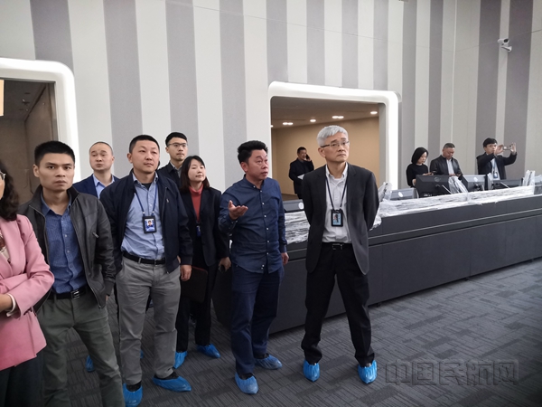 西南空管局副局长陈甫一行到成都天府机场开展协调对接和参观交流3_副本.jpg