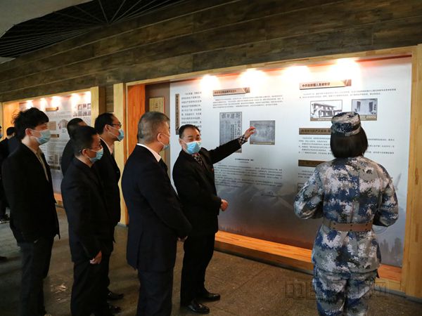 20210412重温历史 铭记光辉——新疆空管局空管中心飞服中心参观空军新疆航空队纪念馆 (1)_副本.jpg 20210412重温历史 铭记光辉——新疆空管局空管中心飞服中心参观空军新疆航空队纪念馆 (1)_副本.jpg
