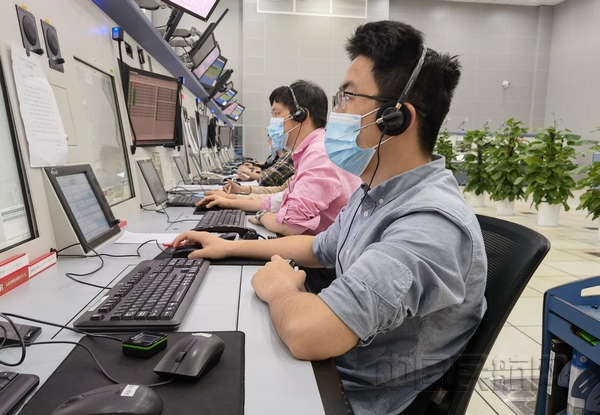 nEO_IMG_湖南空管分局管制运行部连续两次接力“生命交接棒”.jpg