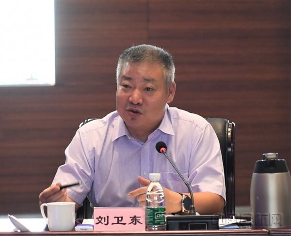 刘卫东在签约现场致辞-华东空管局供图_副本.jpg 刘卫东在签约现场致辞-华东空管局供图_副本.jpg