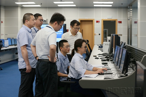 设备部门开展空管自动化系统、内话系统等航管设备数据生效工作15