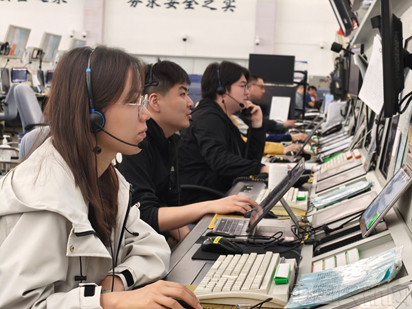 迎战江淮气旋,管制人员及时做好应对保障-华东空管局空管中心供图2