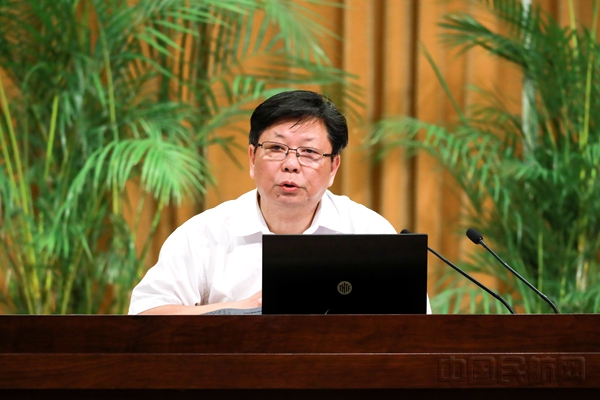 A 校长董健康讲话.jpg A 校长董健康讲话.jpg