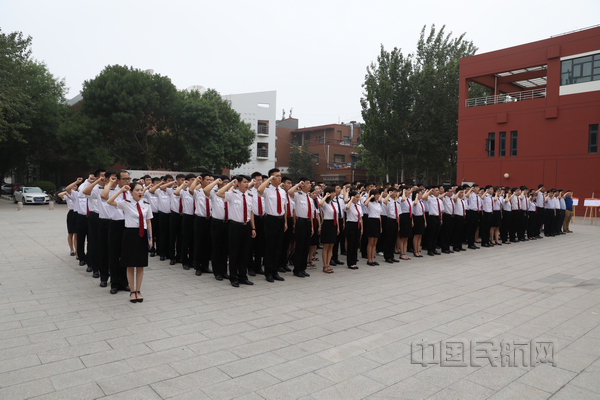 nEO_IMG_7月1日,中国民航大学庆祝建党97周年活动中,学生党员重温入党誓词。郑亮雯 拍摄 2.jpg nEO_IMG_7月1日,中国民航大学庆祝建党97周年活动中,学生党员重温入党誓词。郑亮雯 拍摄 2.jpg