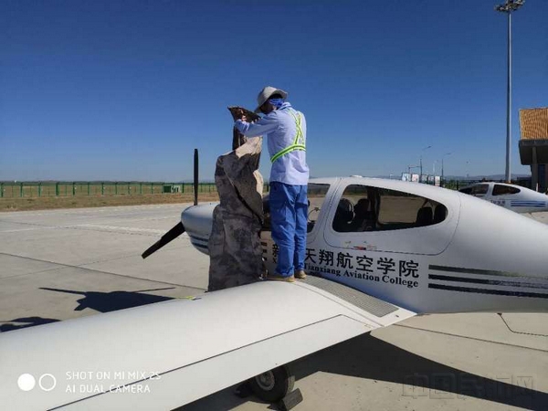 新疆天翔航空学院应对大风天气筑牢安全运行防