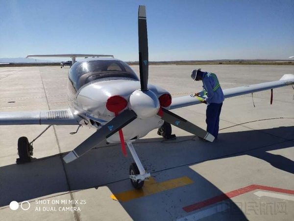 新疆天翔航空学院应对大风天气筑牢安全运行防