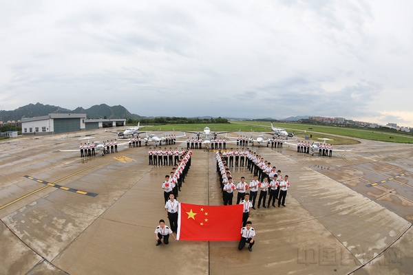 6 学生与祖国同框 祝福祖国.jpg