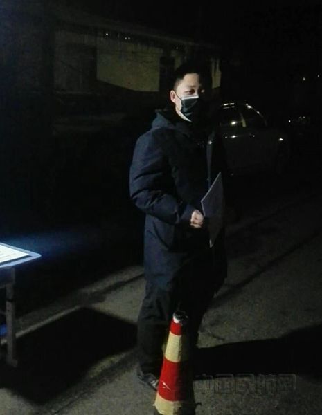 3 李俊毅值夜班_副本.jpg