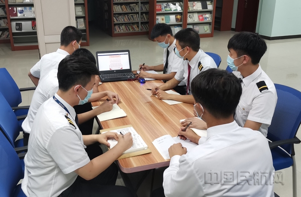 nEO_IMG_2 学生集中学习