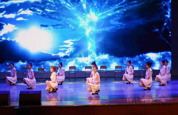 生物与环境工程学院——《亲爱的旅人啊》_副本.jpg 生物与环境工程学院——《亲爱的旅人啊》_副本.jpg