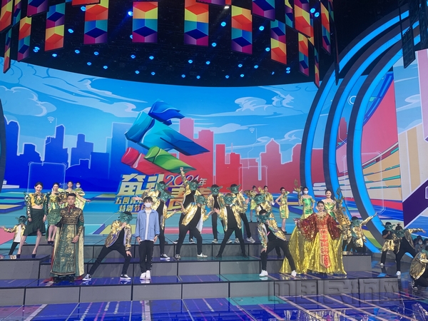 nEO_IMG_7 西航学子与明星同台演绎