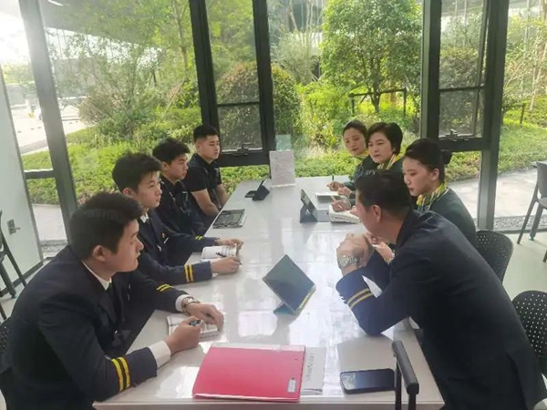 第一次飞航班的航前准备会