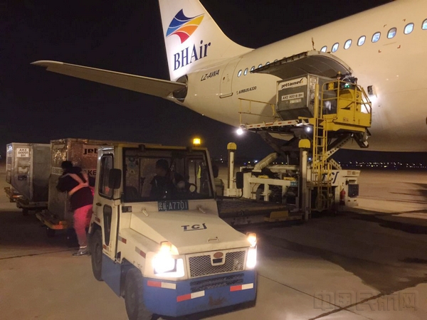 天津机场货运公司圆满完成今年首架劳务包机保