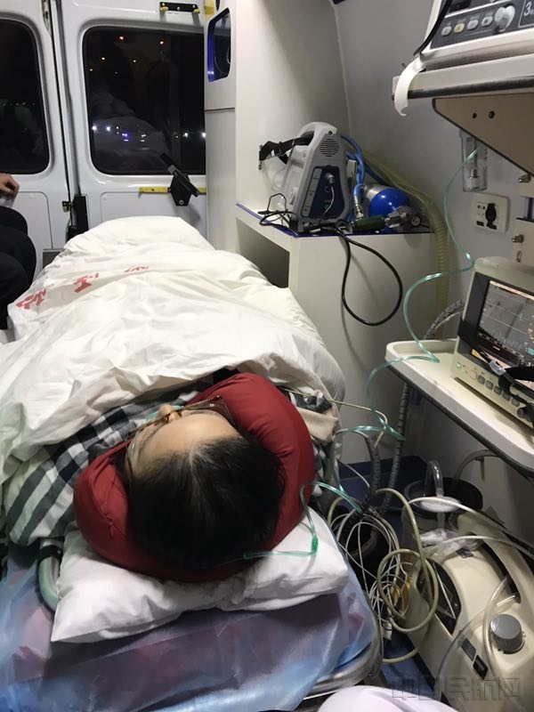 一旅客机上突发失血性休克 武汉机场紧急救治