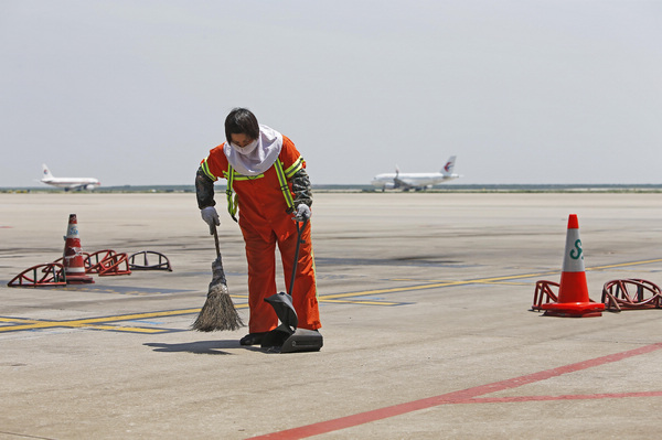 高温预警五连击 上海民航人全力保障暑运