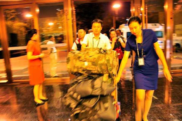 九寨沟地震 双流机场全面启动抢险救援保障工