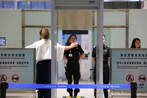 武汉天河机场T3正式启用 武汉安检在行动-中国