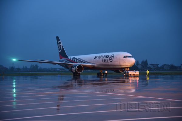 南通机场首开国际货运航班(图)