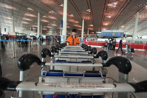 首都机场物业管理公司手推车服务质量不断提升